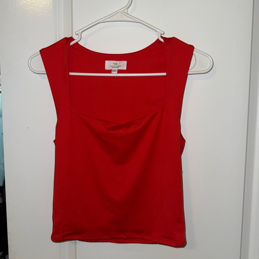 Medium Top - w/ tags